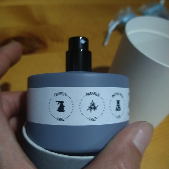 Nostalgia Perfumery COUNTRY CABIN Eau de Parfum Spray 2 Oz 60 Ml Fragrance - Picture 11 of 12